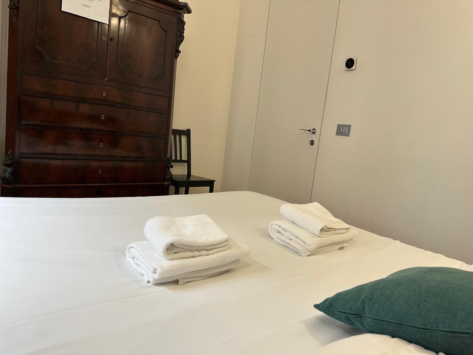 Hl Apartment - Sant'Ambrogio, Duomo มิลาน ภายนอก รูปภาพ